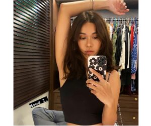Nana Mirdad Pamer Ketiak Mulus, Makin Berumur Makin Cantik