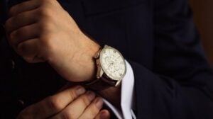 5 Rekomendasi Jam Tangan Pria Terbaik Bikin Penampilan Makin Keren