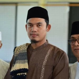 Tak Memakai Celana Cingkrang Shalat Tidak Sah? Ustaz Arrazy: Nabi pakai sarung bukan celana