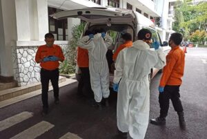 24 Orang Terpapar Covid-19, Balai Kota Makassar Kembali Disemprot Disinfektan