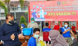 362 Warga Binaan Pemasyarakatan Rutan Makassar Ikuti Vaksinasi Covid-19