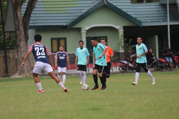 Ilham Azikin Tantang Tiga Bintang PSM di Rumput Hijau