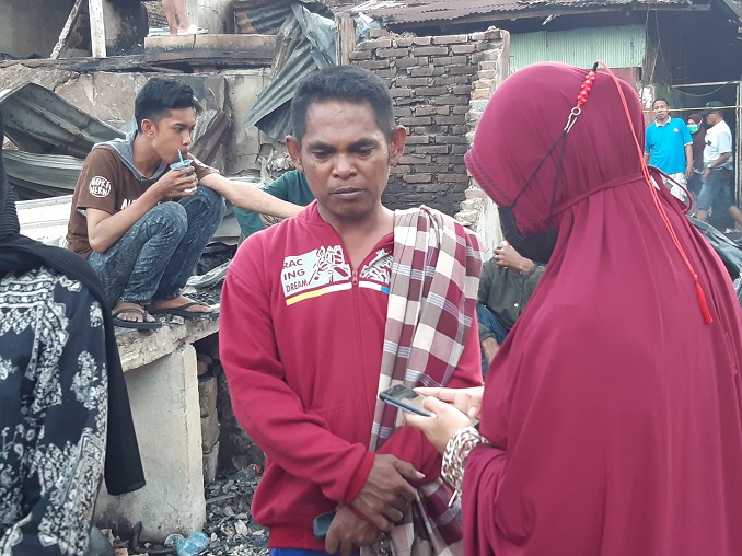 Kebakaran di Kampung Burger Makassar
