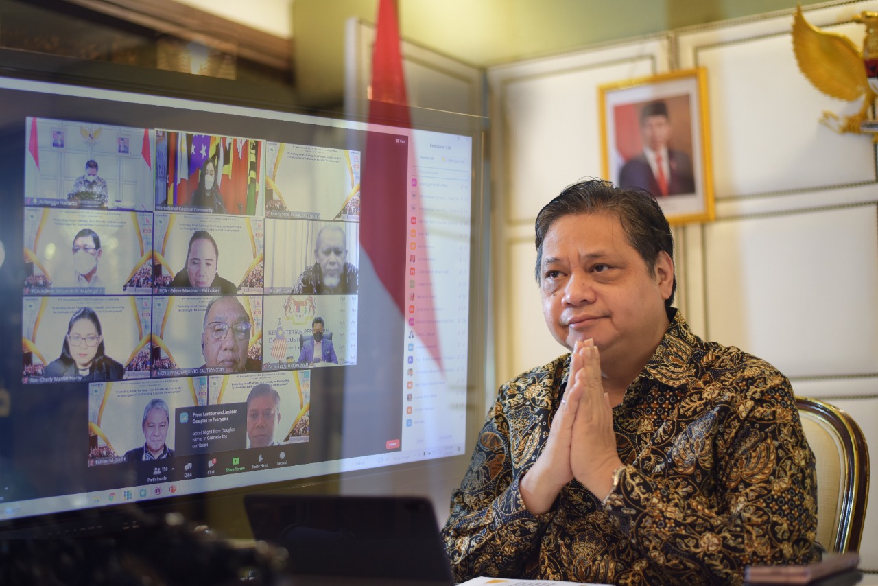 Menko Airlangga: Tingkatkan Nilai Tambah dan Produktivitas Industri Kelapa melalui Teknologi