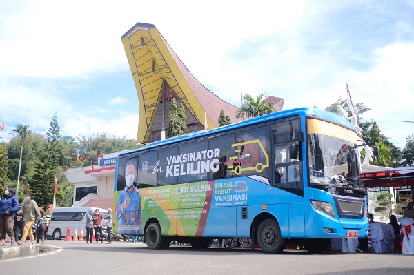 Mobile Vaksinator Disambut Antusias, Sasar 12 Ribu Warga Tator dan Torut