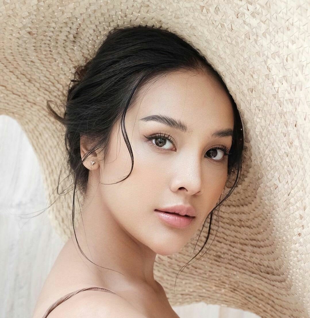 Anya Geraldine Asyik Berbikini Liburan Bareng Cowok, Netizen Curiga