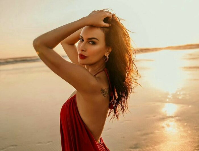 Disindir Pedas Karena Pakai Kalung Salib, Sophia Latjuba Pindah Agama Lagi