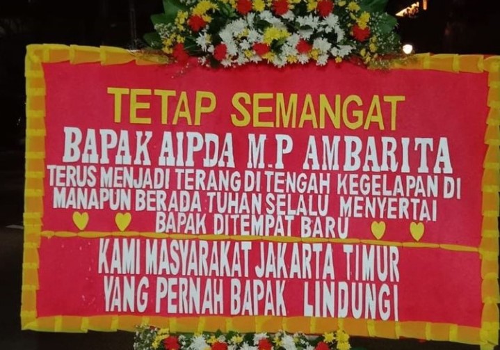 Karangan Bunga Sambut Mutasi Polisi ‘Artis’, Aipda Ambarita: Tetap Berbuat Baik Walau Tak Dapat yang Terbaik!