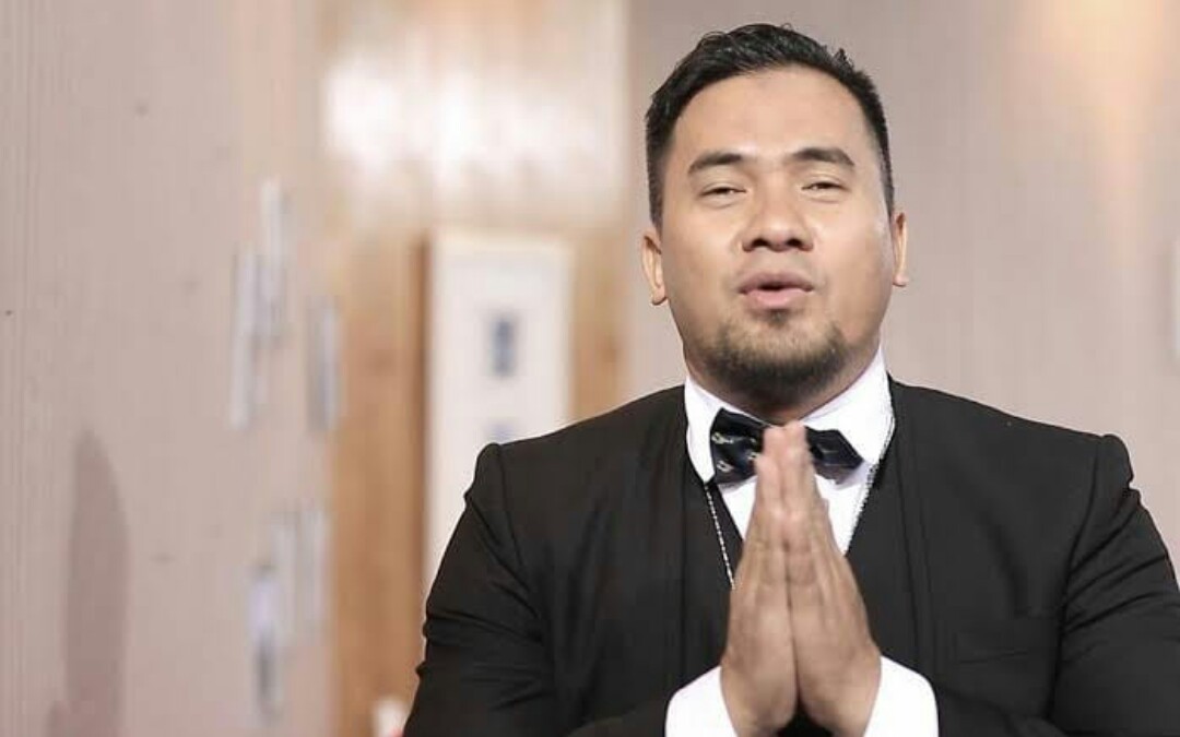 Video Saipul Jamil dan Lina Mukherjee Asyik Peluk Cium di Ranjang, Netizen: Sadar Bang Haji!