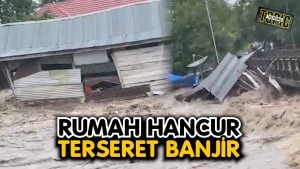 Detik-detik Rumah Warga Hancur Terseret Banjir di Soppeng