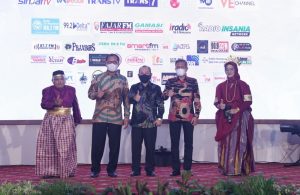 Danny Pomanto Raih Penghargaan Khusus Kepala Daerah Peduli Penyiaran