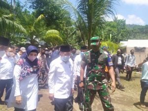 JK Kunjungi Korban Banjir Bandang di Lombok Barat, Pengungsi Nyanyikan Lagu Indonesia Raya