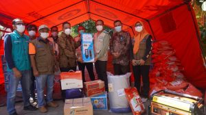 Warga Terdampak Gempa Selayar Butuh Penerangan, YBM PLN Serahkan Bantuan Lampu Tenaga Surya