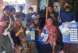 Andi Abdullah Rahim Sebar 40.000 Kalender untuk Warga Luwu