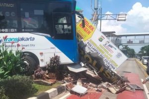 Tabrak Pos Polisi, Ditlantas Polda Metro Jaya Tetapkan Sopir Bus Transjakarta Tersangka