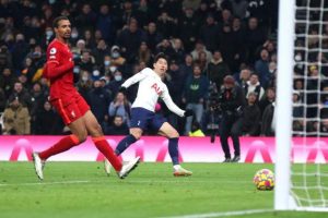 Klopp Sebut Spurs Dibantu Wasit, Conte No Comment, Carragher: Omong Kosong