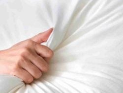 Pria Wajib Tahu! Cara Ini Bikin Wanita Cepat Terangsang saat di Ranjang