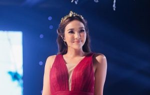 Punggung Menggoda Gisel, Netizen Ungkit Masa Lalu