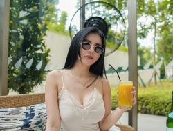 Maria Vania ‘Olahraga Malam’ Pakai Lingerie, Netizen: Cobaan Ini Sungguh Berat