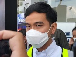 Maju Pilgub 2024, Gibran Rakabuming Raka: Pak Rudi Dukung ke DKI? Ya Terima Kasih