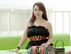 Femmy Permatasari Mama Hits yang Mencuri Perhatian, ABG Lewat!