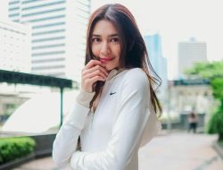 Cuek Dikatai Ceking, Mikha Tambayong Malah Asyik Berbikini