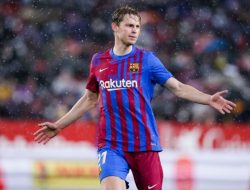 Kesulitan Keuangan, Munchen Coba Bajak De Jong dari Barcelona