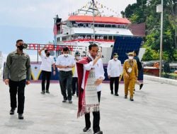 Jokowi Resmikan 7 Pelabuhan dan Berikan 4 Kapal Motor di Danau Toba