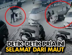 Nyaris Tertabrak, Pria Ini Selamat Dari Maut Meski Gerobaknya Hancur Ditabrak Mobil Pick Up