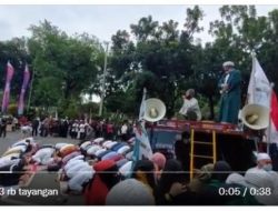 Soroti Cara Salat Pendemo PA 212, Guntur Romli: Cari Perhatian Doang, Rusak