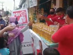 PDIP dan PSI Sibuk Bagikan Minyak Goreng, Warganet: Sebenarnya Siapa yang Menimbun?