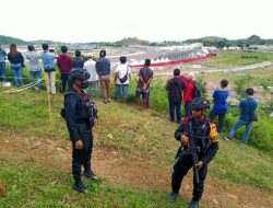Banyak yang Menonton Gratis MotoGP dari Atas Bukit, Ada Bule Juga