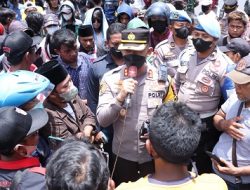 Kapolres Situbondo Turun Langsung Kawal Unjuk Rasa, AKBP Andi Sinjaya: Kedepankan Persuasif dan Humanis
