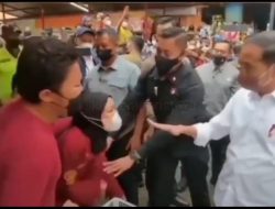 Menangis Histeris di Depan Jokowi, Dua Pedagang Ini Luapkan Keresahannya