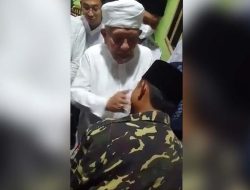Viral Video KH Syukron Tampar Anggota Banser, Guntur Romli: Digaplok Kyai Itu Mendatangkan Berkah