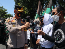 Tawuran Sarung Berujung Penganiayaan, Polres Situbondo Ringkus Pelakunya