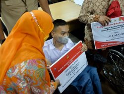 Kemensos Bersama Komisi VIII DPR Salurkan Bansos Rp400 M untuk Provinsi DIY