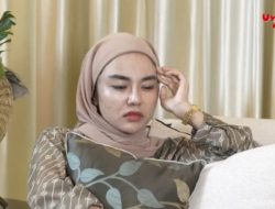 Niat Perbaiki Hubungan Tapi Ada Telepon Pelakor, Medina Zein Disiksa Suami dan Disaksikan Tamu Hotel