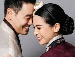 Buka Kisah Asmara dengan Jesse Choi, Maudy Ayunda: Secangkir Coupa di Tangan, Matahari California Mengintip