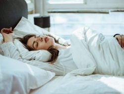 5 Tips Bangun Lebih Pagi Tanpa Drama dan Alarm 10 Kali
