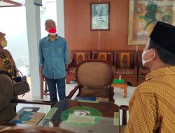 Tiba di Makassar, Ganjar Pranowo Nikmati Kuliner Ikan Bakar Lalu Ziarah ke Makam Diponegoro