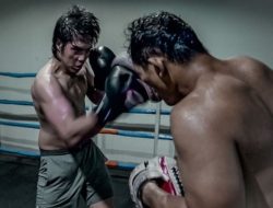Sempat Kewalahan di Ronde 1 dan 2, El Rume Sukses Hajar Winson hingga Menang TKO
