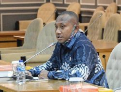 Yan Permenas Mandenas Blak-blakan soal Hubungan Gerindra dan PDIP Jelang Pilpres 2024, Pakai Kata Tergantung Kesepakatan