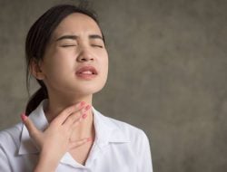Jangan Buru-buru Minum Obat, Konsumsi Makanan Ini Ternyata Ampuh Sembuhkan Radang Tenggorokan