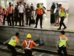 Menegangkan! Calon Penumpang Terjatuh dari Peron ke Area Rel Kereta Api, Begini Kondisi Korban