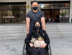 Istri AHY, Annisa Pohan Bagikan Foto Duduk di Kursi Roda, Akui Air Mata Sulit Dibendung