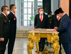 Prabowo Lantik Budi Prijono Jadi Irjen Kemhan, Berpesan Harus Berbuat Baik Bagi Negara