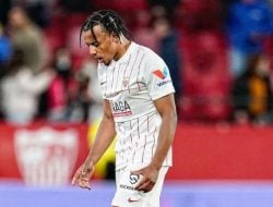 Ingin Main di Barcelona, Jules Kounde Tolak Chelsea