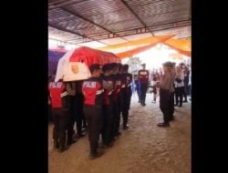 Jenazah Brigadir J Dimakamkan Ulang Secara Kedinasan, Pengacara Istri Ferdy Sambo Bilang Tak Layak