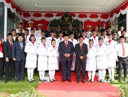 Jhon Sitorus Prihatin SBY Abaikan Undangan Jokowi, Pilih Upacara di Malaysia, Karena Megawati?